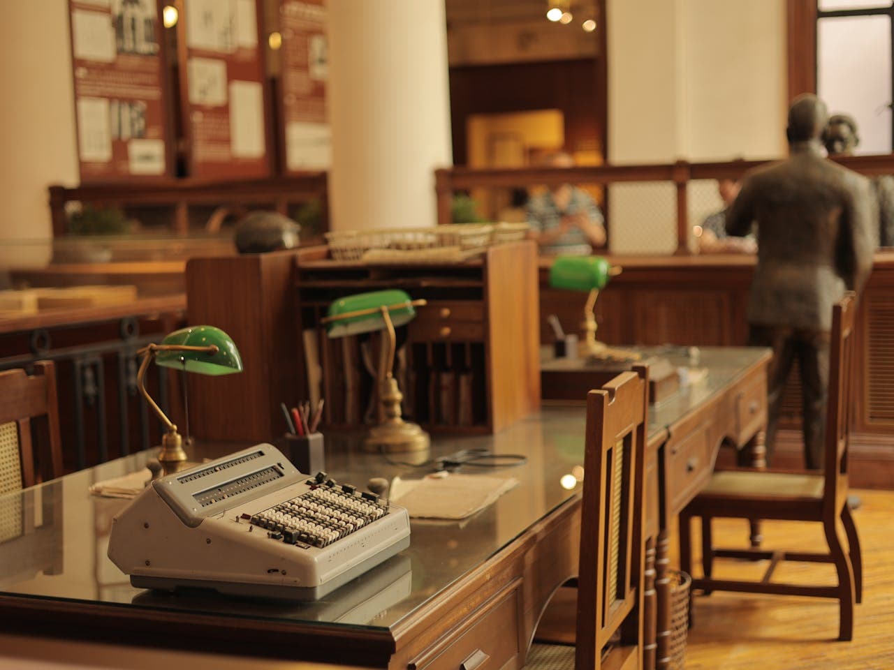 Merchant of Record vs. Payment Facilitator (PayFac): What's the Difference?